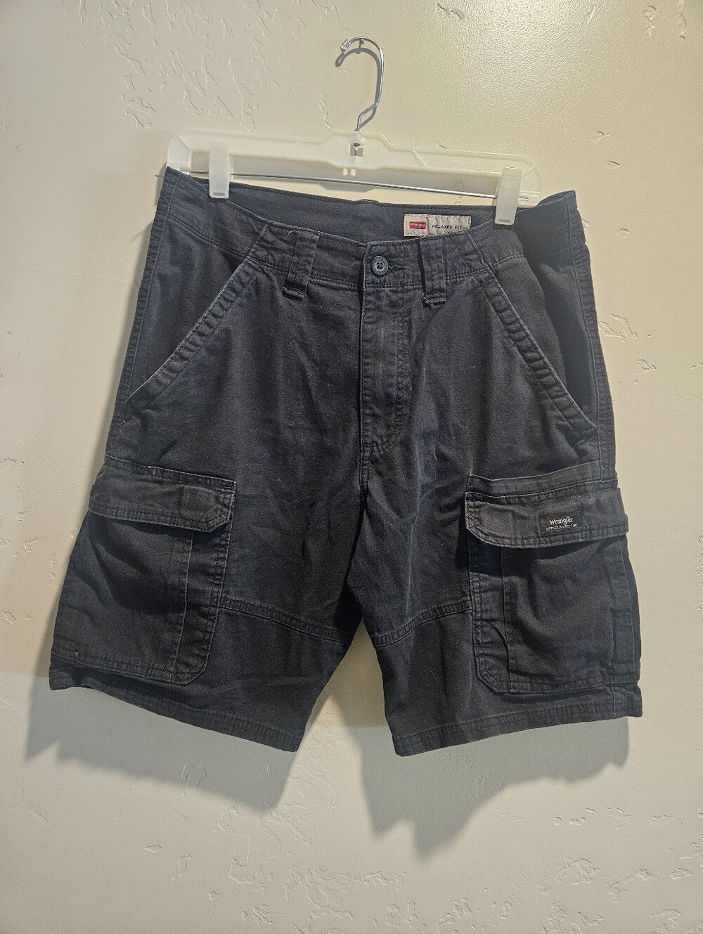 Wrangler Men's Dark Gray Cargo Shorts Size 30